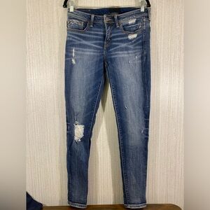 28 x 31 Buckle Ripped Jeans